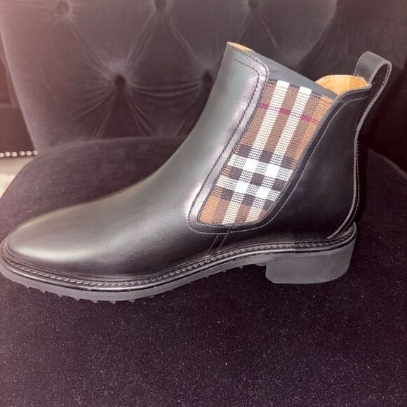Brand new w/ box Burberry Black Leather Boots with Plaid Accent size Us 7 - Picture 6 of 12